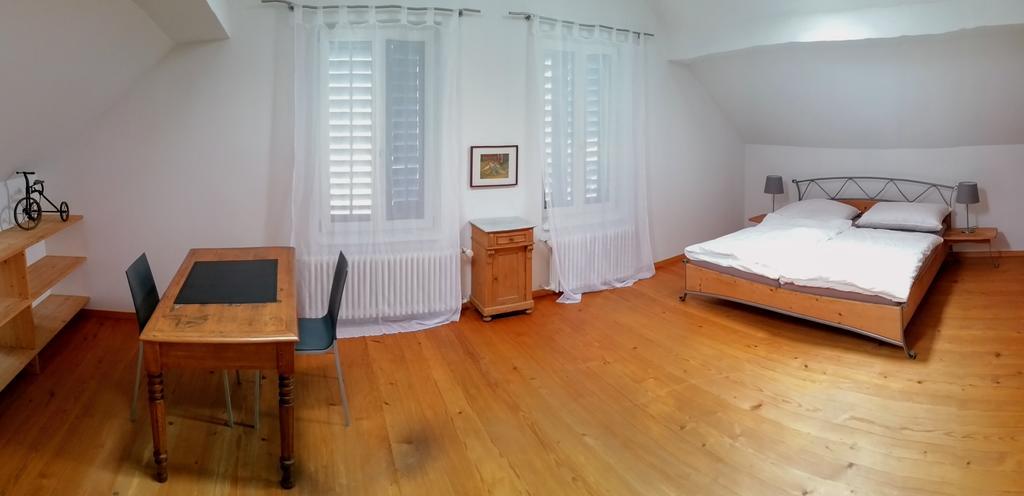 Rooms-Zimmer Neuhausen Am Rheinfall Exterior photo